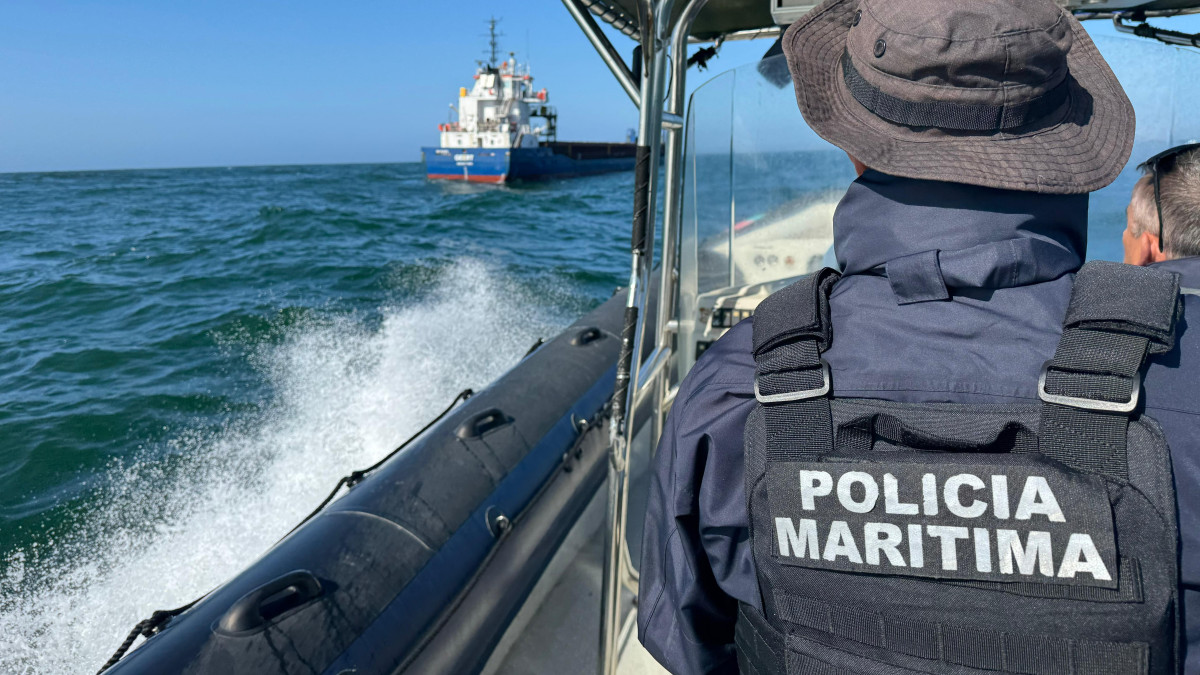 Imagem ilustrativa: Autoridade Marítima Nacional acompanha navio à deriva ao largo de São Martinho do Porto