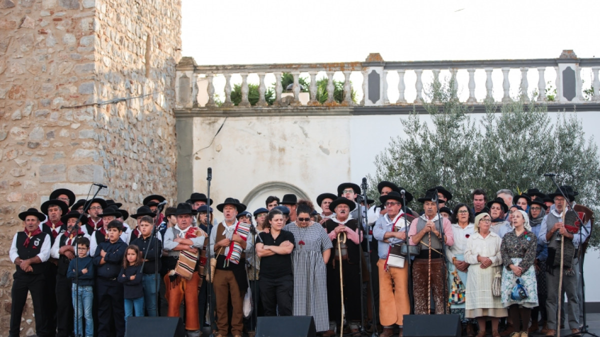 Imagem ilustrativa: Cante Alentejano na Serra de São Julião