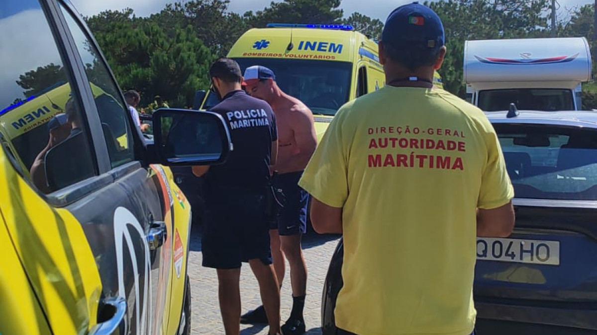Imagem ilustrativa: Elementos do Projeto “SeaWatch” auxiliam surfista na praia do Norte na Nazaré
