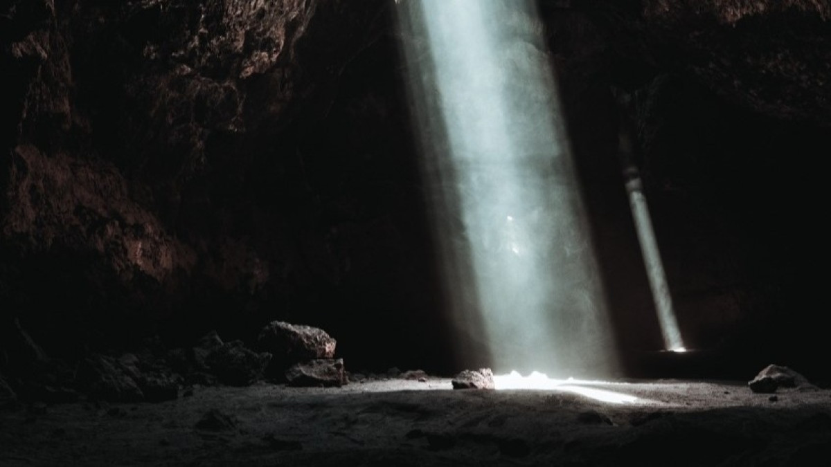 Imagem ilustrativa: Atividade de espeleologia no âmbito do programa