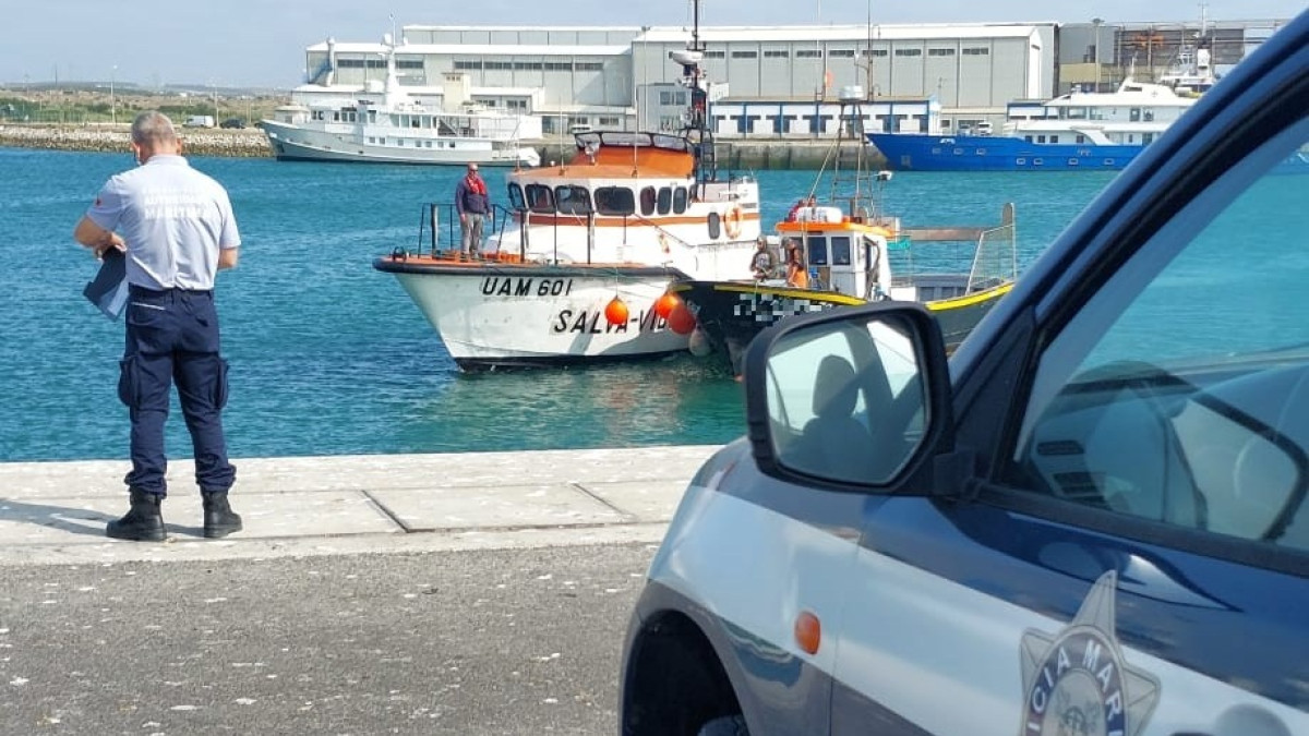 Imagem ilustrativa: Estação Salva-vidas de Peniche auxilia dois tripulantes de embarcação de pesca ao largo da ilha da Berlenga