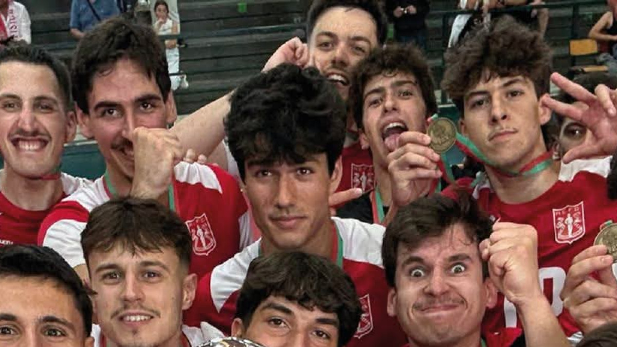 Imagem ilustrativa: Equipa de voleibol da Física é campeã nacional