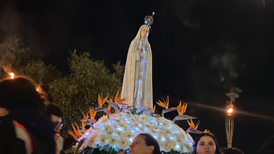 Imagem ilustrativa: Procissão das velas “inundou de luz” as ruas da cidade de Torres Vedras