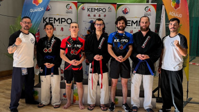 Imagem ilustrativa: Cinco atletas torrienses em competição no Campeonato Nacional de Kempo