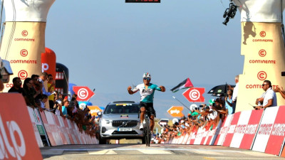 Imagem ilustrativa: Volta a Portugal em Bicicleta | Vitória do equatoriano Caicedo na Torre na derrocada de Peña