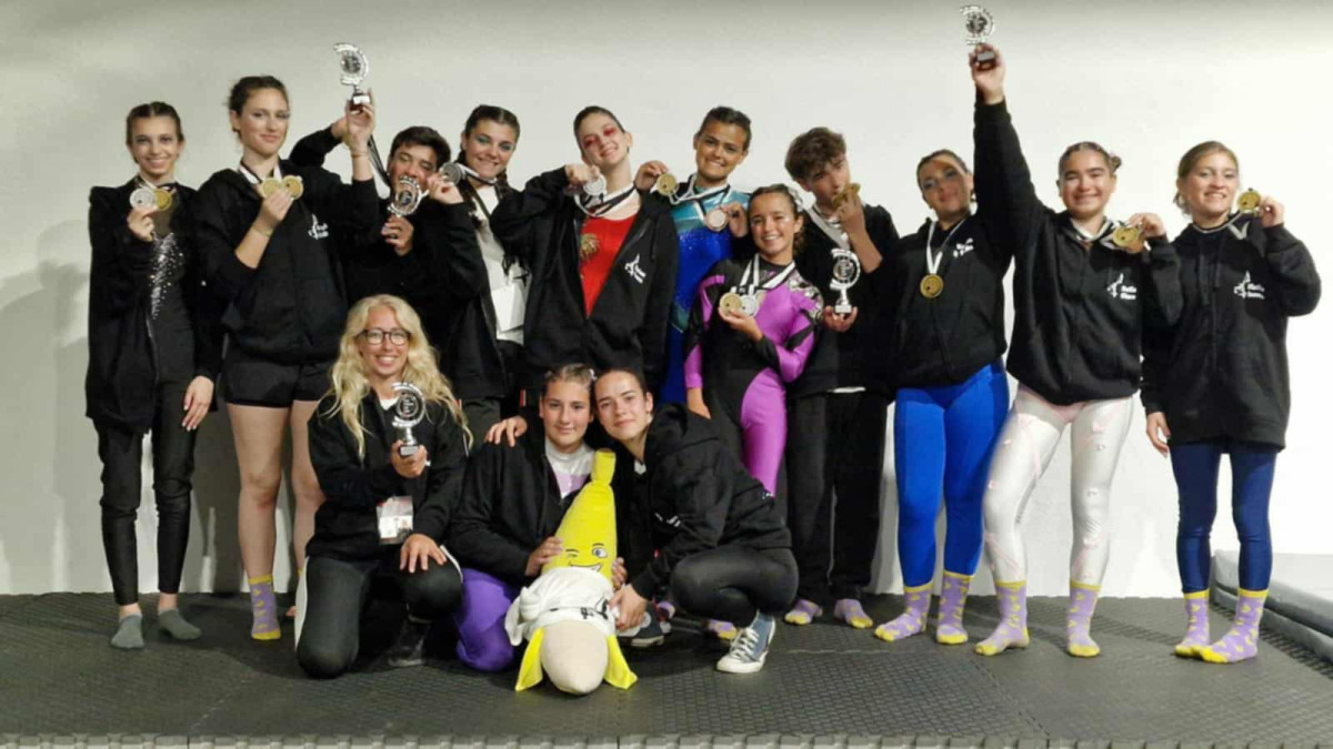 Imagem ilustrativa: Escola de Acrobacia Aérea de Torres Vedras conquista 16 medalhas no Portugal CUP 2025